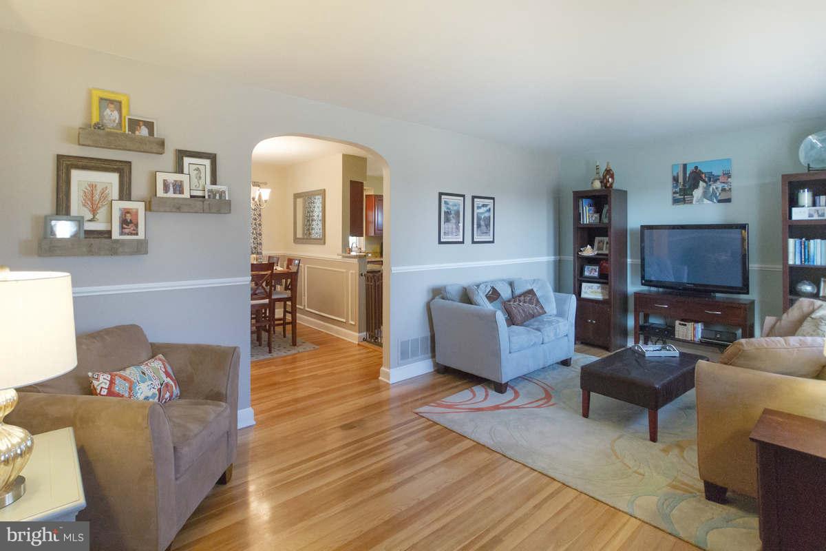 2420 Harwood Road Baltimore, MD 21234 - Photo 2 of 30 Living Room