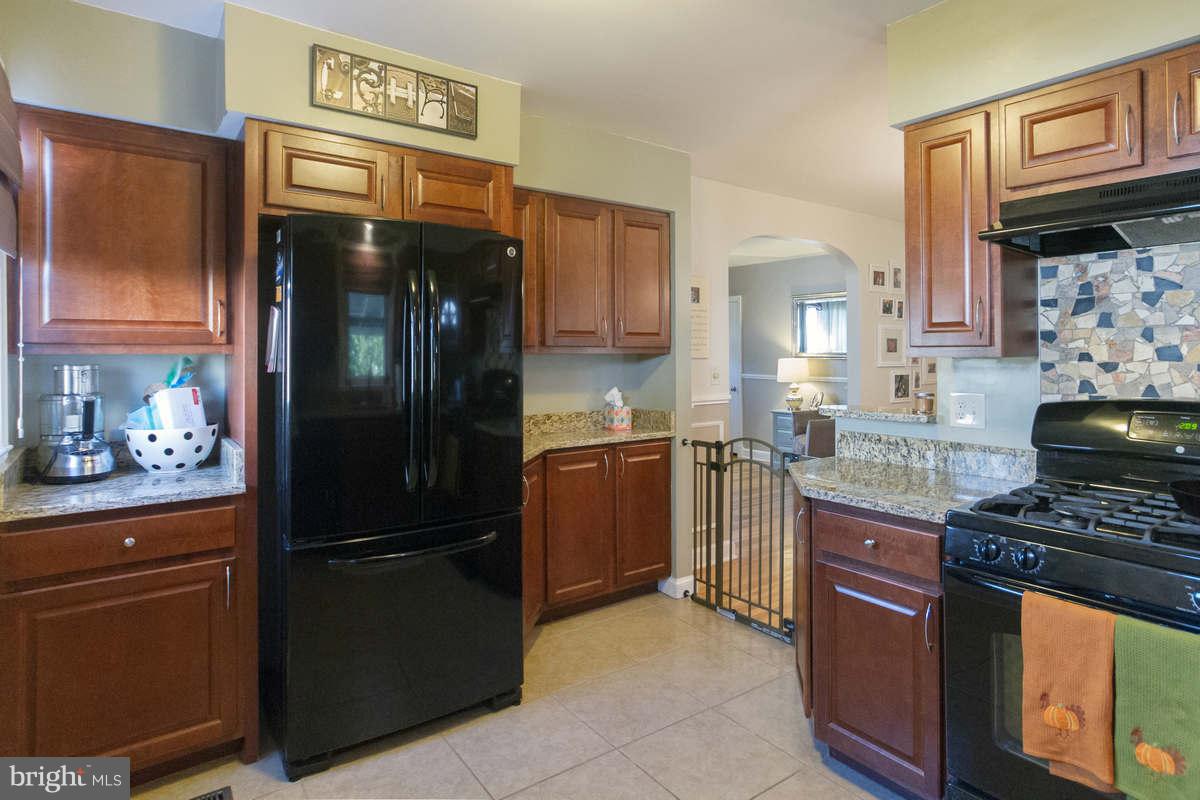 2420 Harwood Road Baltimore, MD 21234 - Photo 3 of 30 Kitchen