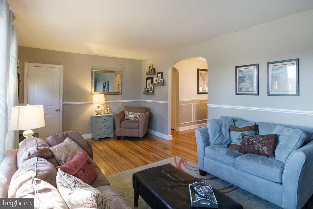 2420 Harwood Road Baltimore, MD 21234 - Photo 21 of 30 Living Room