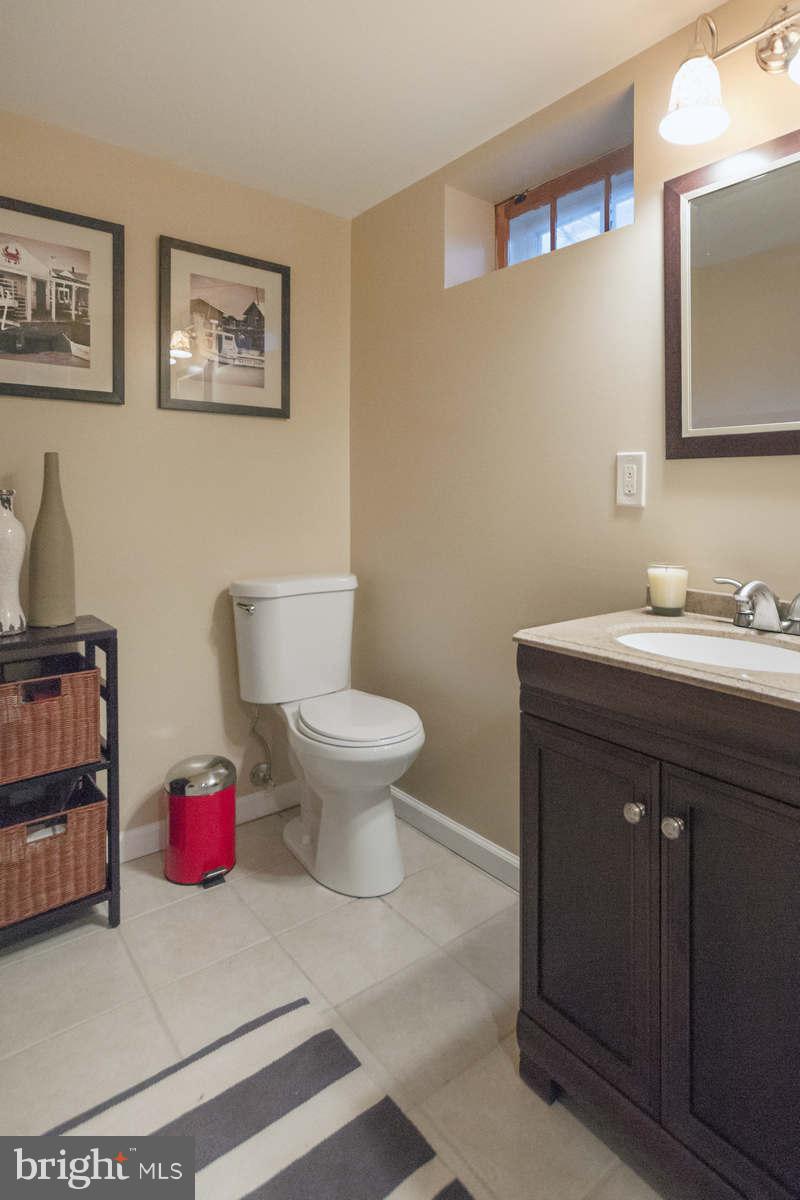 2420 Harwood Road Baltimore, MD 21234 - Photo 25 of 30 Bath