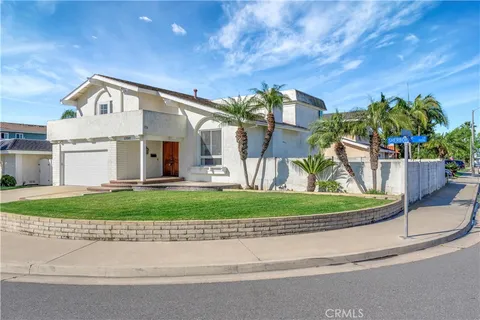 $1,599,999 | 19201 Sherborne Lane, Huntington Beach, CA 92646