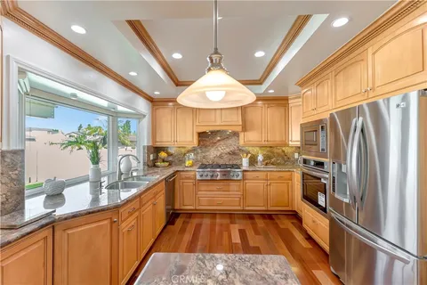 $1,599,999 | 19201 Sherborne Lane, Huntington Beach, CA 92646