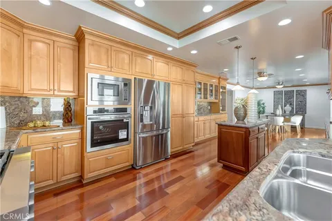 $1,599,999 | 19201 Sherborne Lane, Huntington Beach, CA 92646