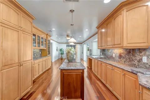 $1,599,999 | 19201 Sherborne Lane, Huntington Beach, CA 92646