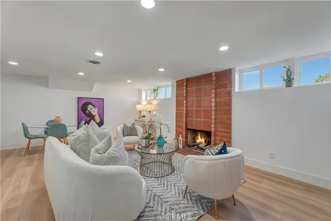 $1,599,999 | 19201 Sherborne Lane, Huntington Beach, CA 92646