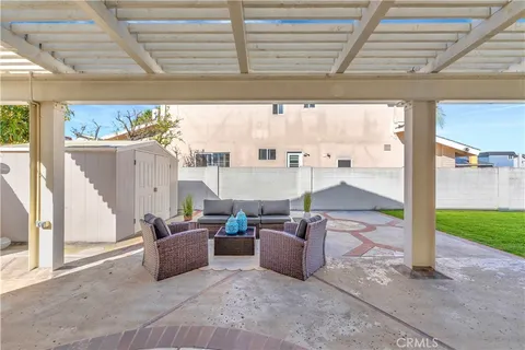 $1,599,999 | 19201 Sherborne Lane, Huntington Beach, CA 92646