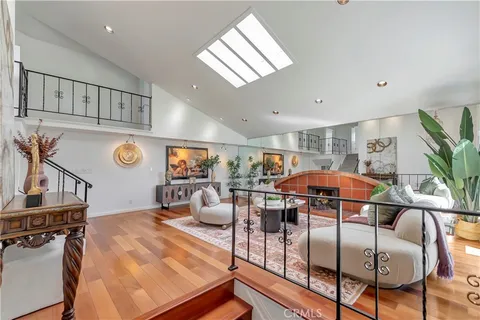 $1,599,999 | 19201 Sherborne Lane, Huntington Beach, CA 92646