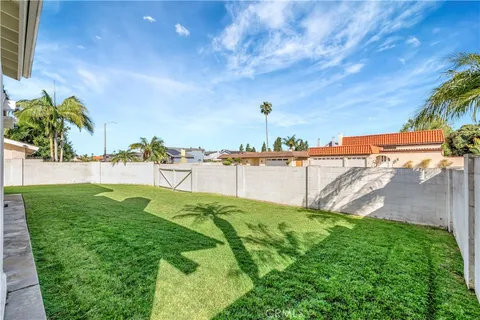 $1,599,999 | 19201 Sherborne Lane, Huntington Beach, CA 92646