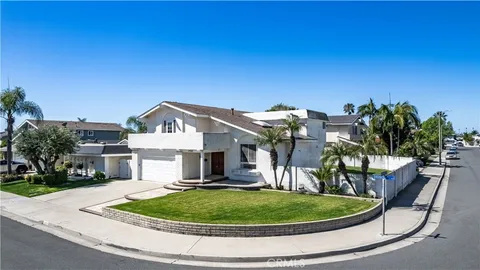 $1,599,999 | 19201 Sherborne Lane, Huntington Beach, CA 92646