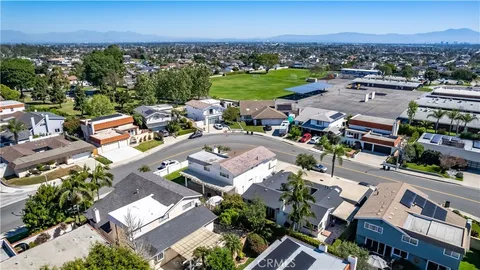 $1,599,999 | 19201 Sherborne Lane, Huntington Beach, CA 92646