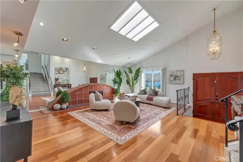 $1,599,999 | 19201 Sherborne Lane, Huntington Beach, CA 92646