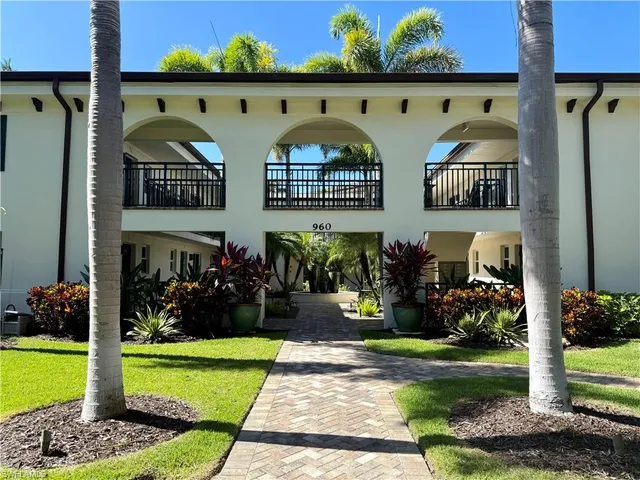 $5,000 | 960 7th Street South, Unit 103, Naples, FL 34102