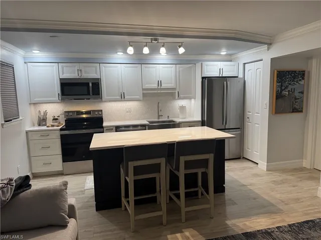 $5,000 | 960 7th Street South, Unit 103, Naples, FL 34102