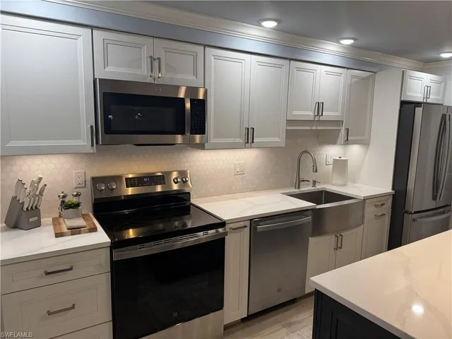 $5,000 | 960 7th Street South, Unit 103, Naples, FL 34102