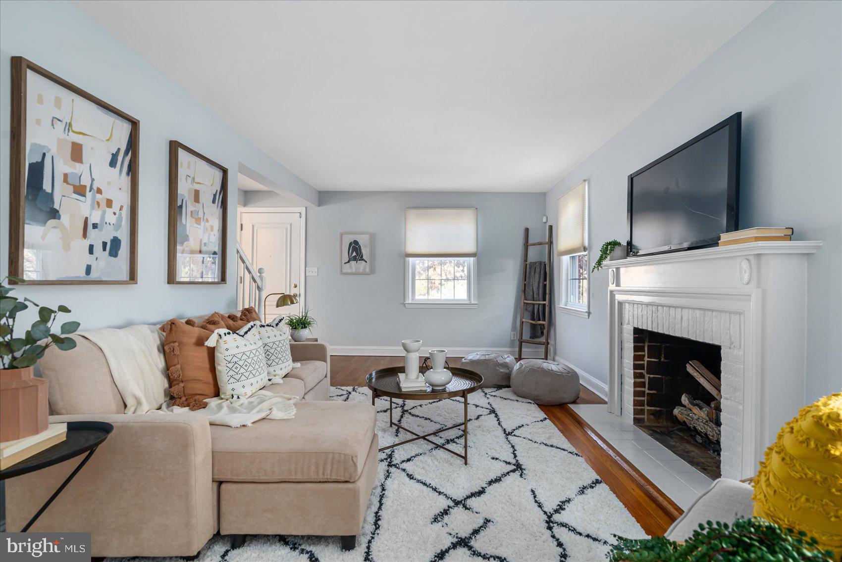 409 Upland Road Baltimore, MD 21208 - Photo 3 of 43 Living Room