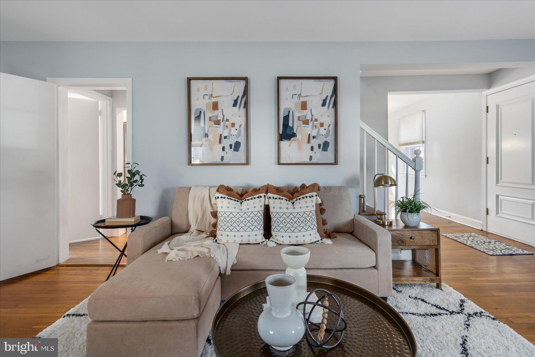 409 Upland Road Baltimore, MD 21208 - Photo 5 of 43 Living Room