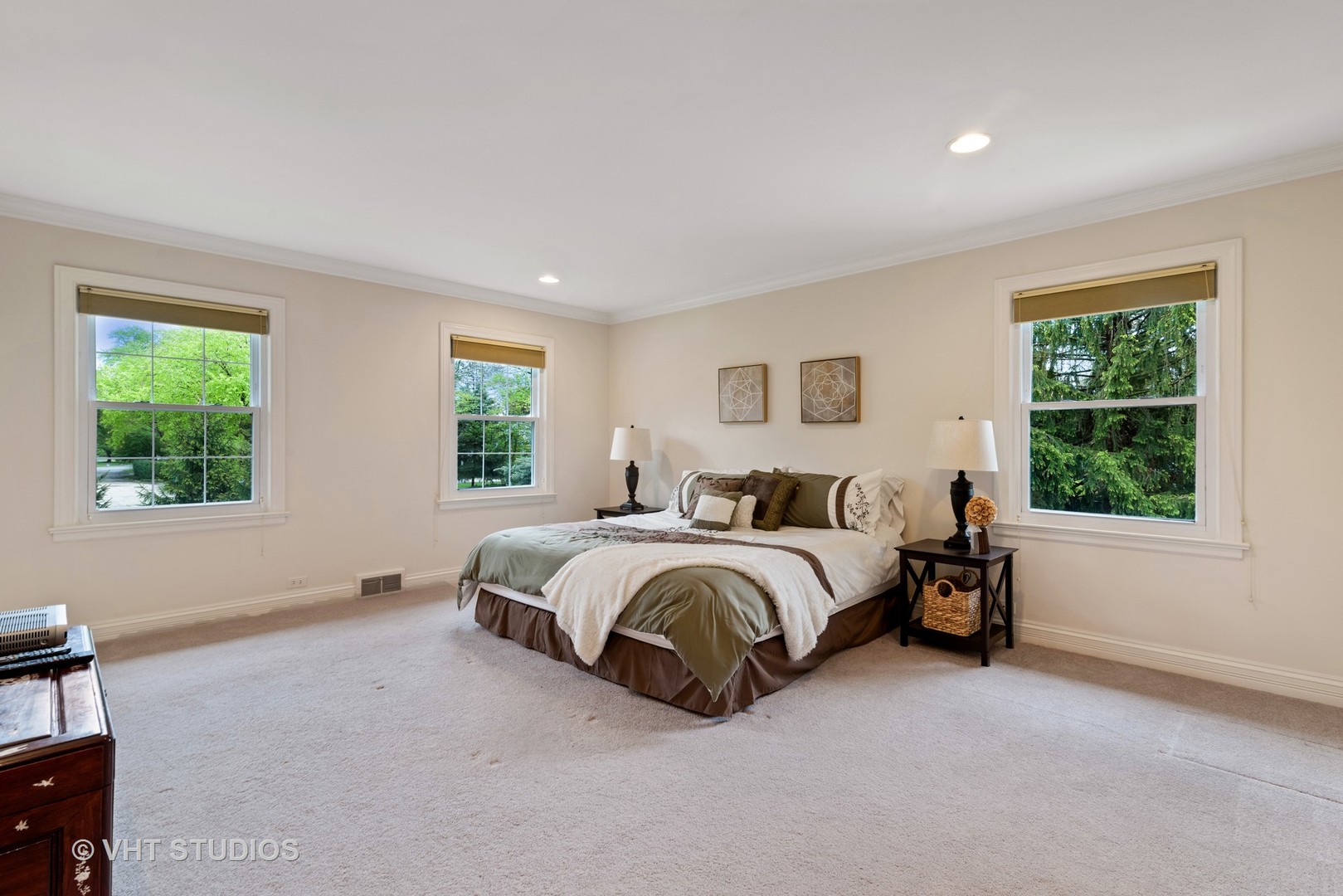 30 Meadowview Road Winnetka, IL 60093 - Photo 26 of 34 a spacious bedroom with a bed and a window