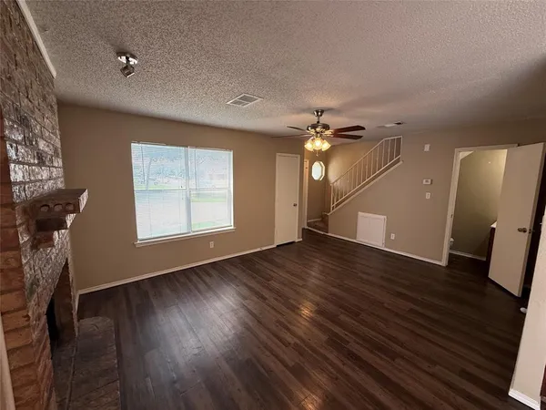 $1,350 | 5904 Holiday Lane, Unit B, North Richland Hills, TX 76180