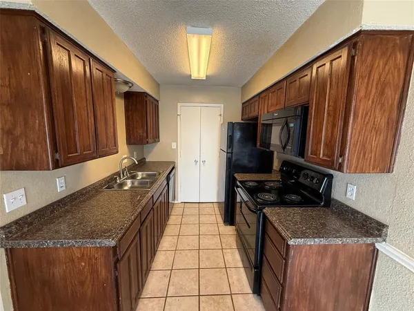 $1,350 | 5904 Holiday Lane, Unit B, North Richland Hills, TX 76180