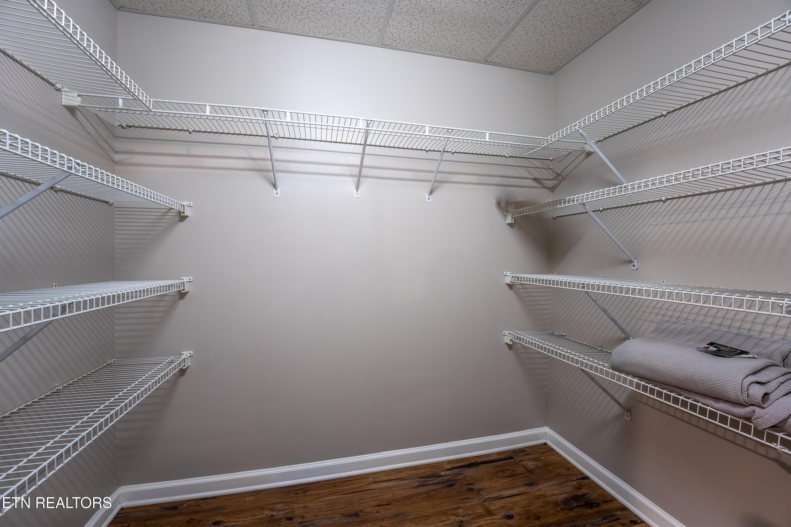 3375 Spring View Drive Sevierville, TN 37862 - Photo 31 of 54 35