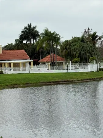 $2,200 | 731 Vista Isles Drive, Unit 1527, Sunrise, FL 33325