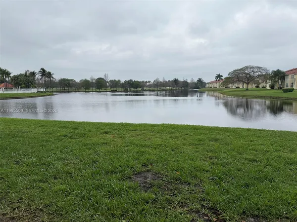 $2,200 | 731 Vista Isles Drive, Unit 1527, Sunrise, FL 33325
