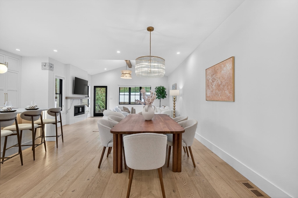 71 Cloverdale Road Newton, MA 02461 - Photo 14 of 27