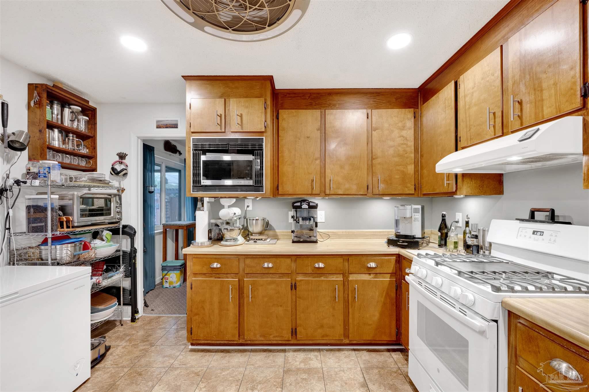 2308 Silversides Loop Pensacola, FL 32526 - Photo 12 of 36