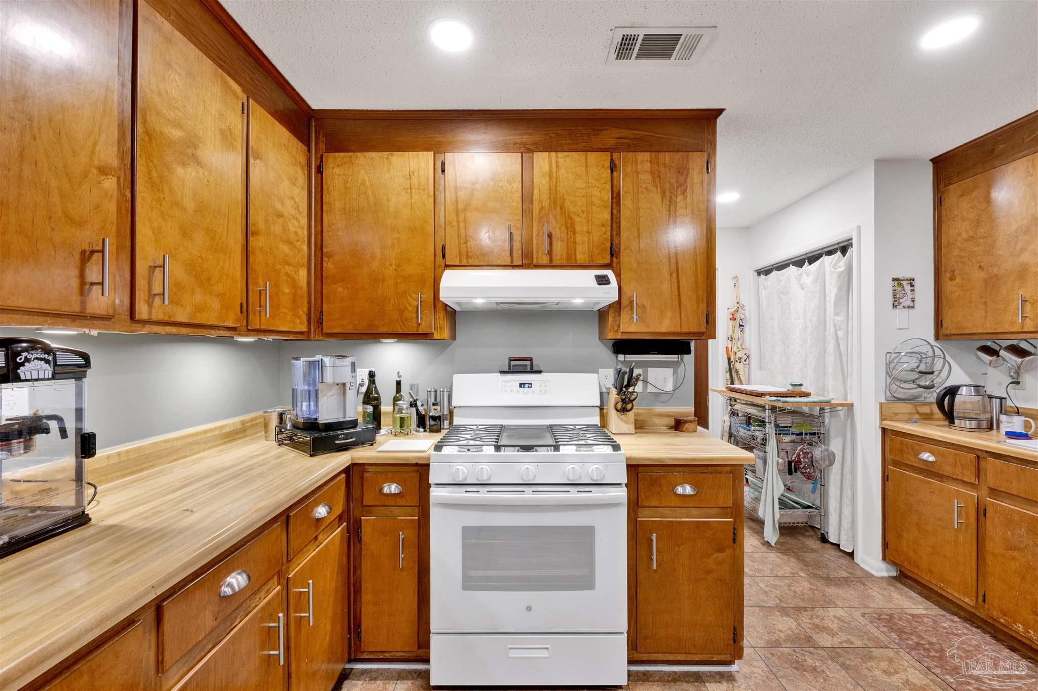 2308 Silversides Loop Pensacola, FL 32526 - Photo 13 of 36