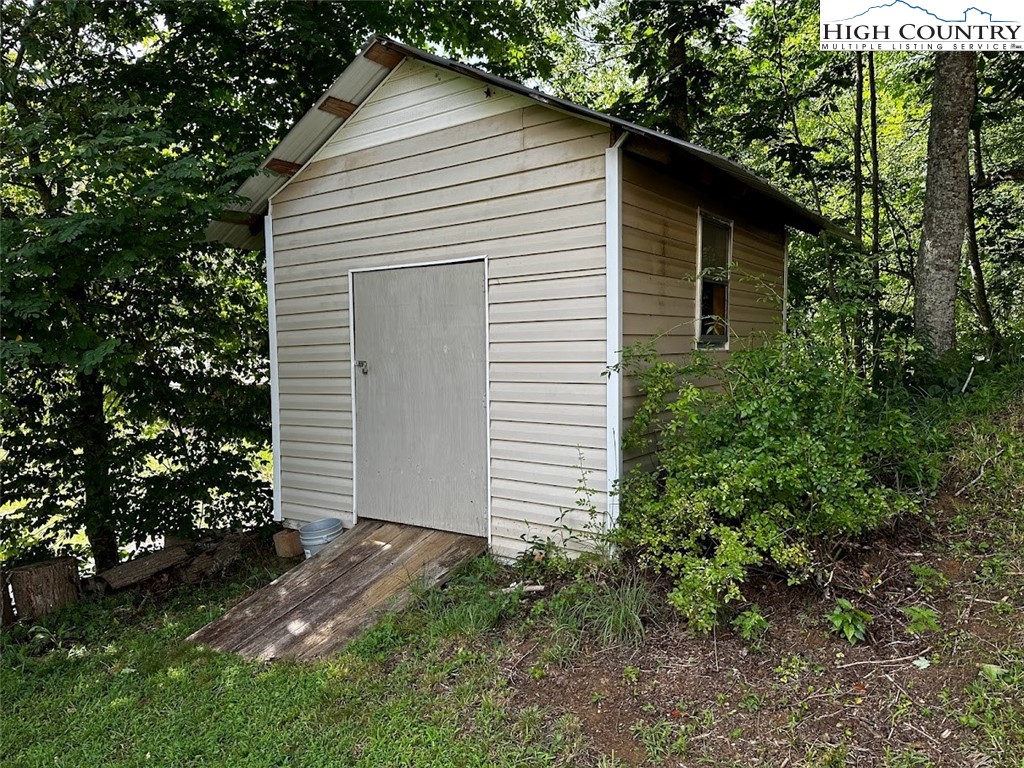 650 Roundabout Road Creston, NC 28615 - Photo 31 of 32 Gallery Image 31