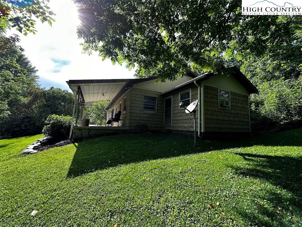 650 Roundabout Road Creston, NC 28615 - Photo 4 of 32 Gallery Image 4