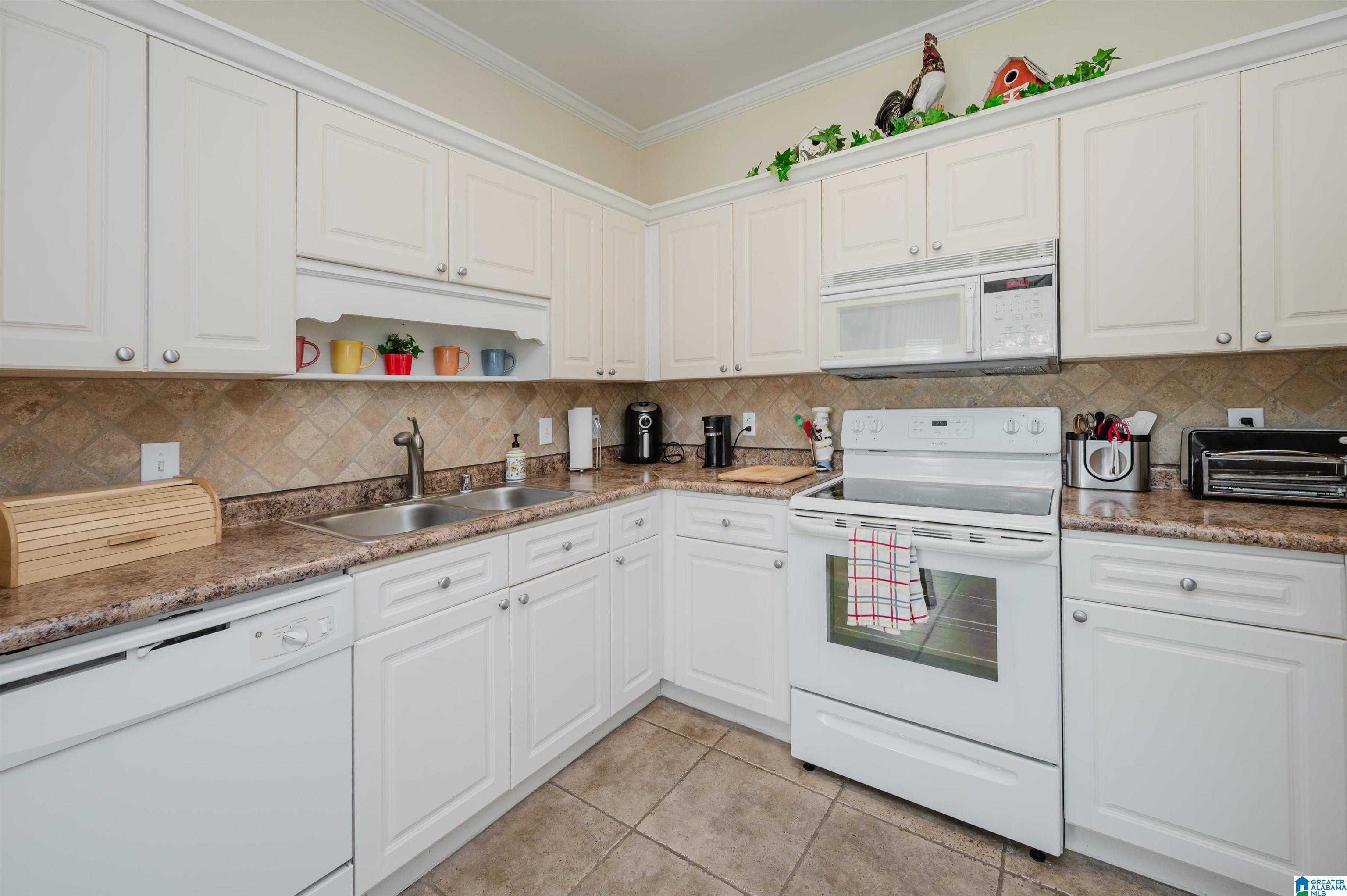 1501 Parkside Court Birmingham, AL 35209 - Photo 11 of 31