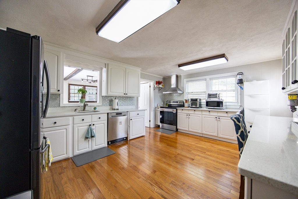 53 Edwin Street Randolph, MA 02368 - Photo 11 of 33 Gallery Image 11