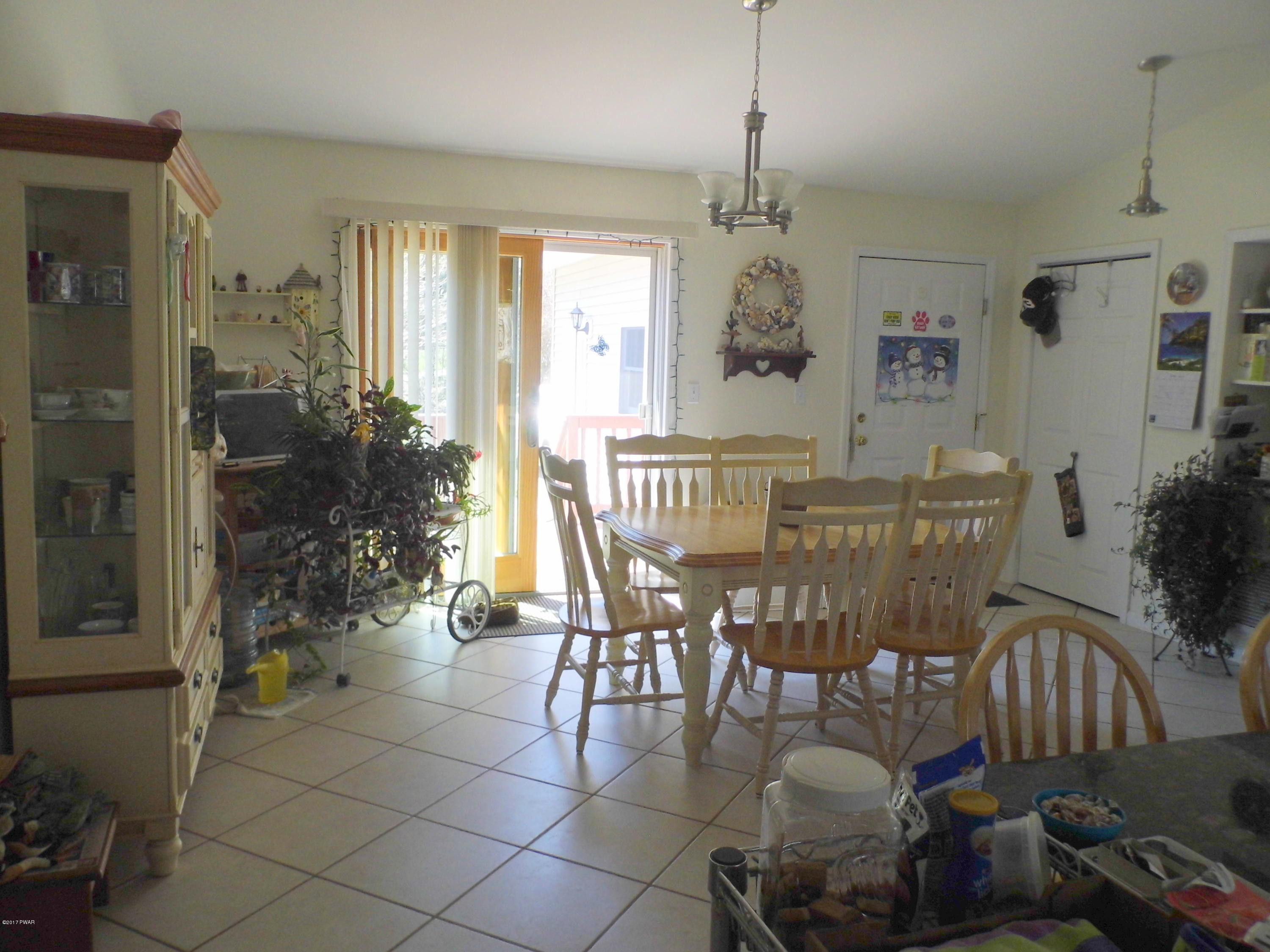 44 Pradon Road Sterling, PA 18463 - Photo 4 of 15