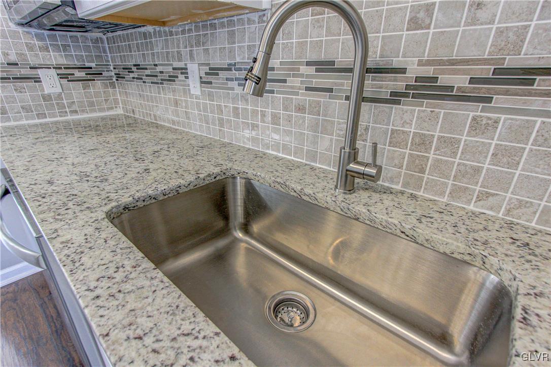 1528 Valley Road Bethlehem, PA 18018 - Photo 11 of 37 Gallery Image 11