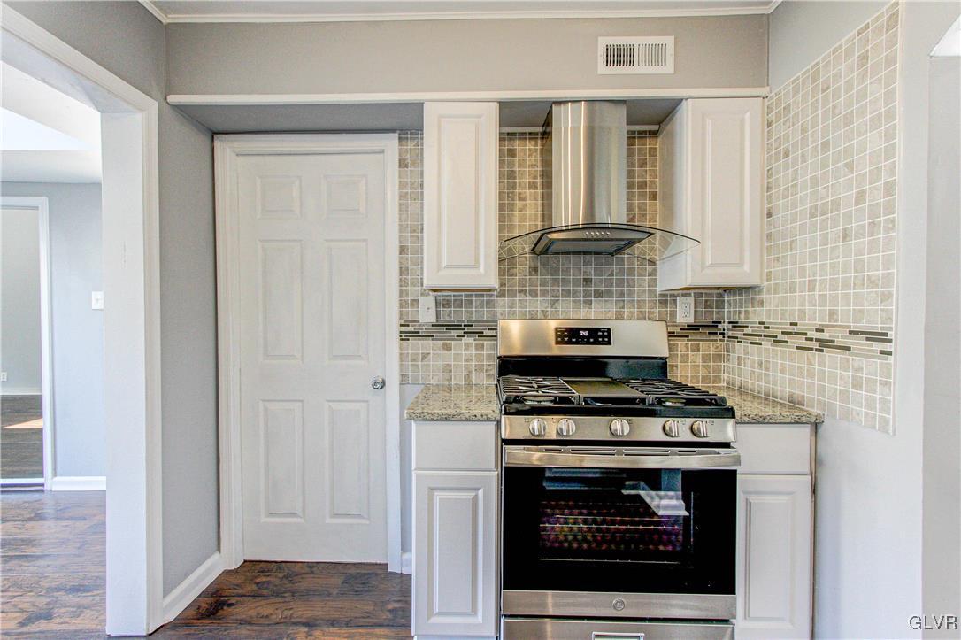 1528 Valley Road Bethlehem, PA 18018 - Photo 12 of 37 Gallery Image 12