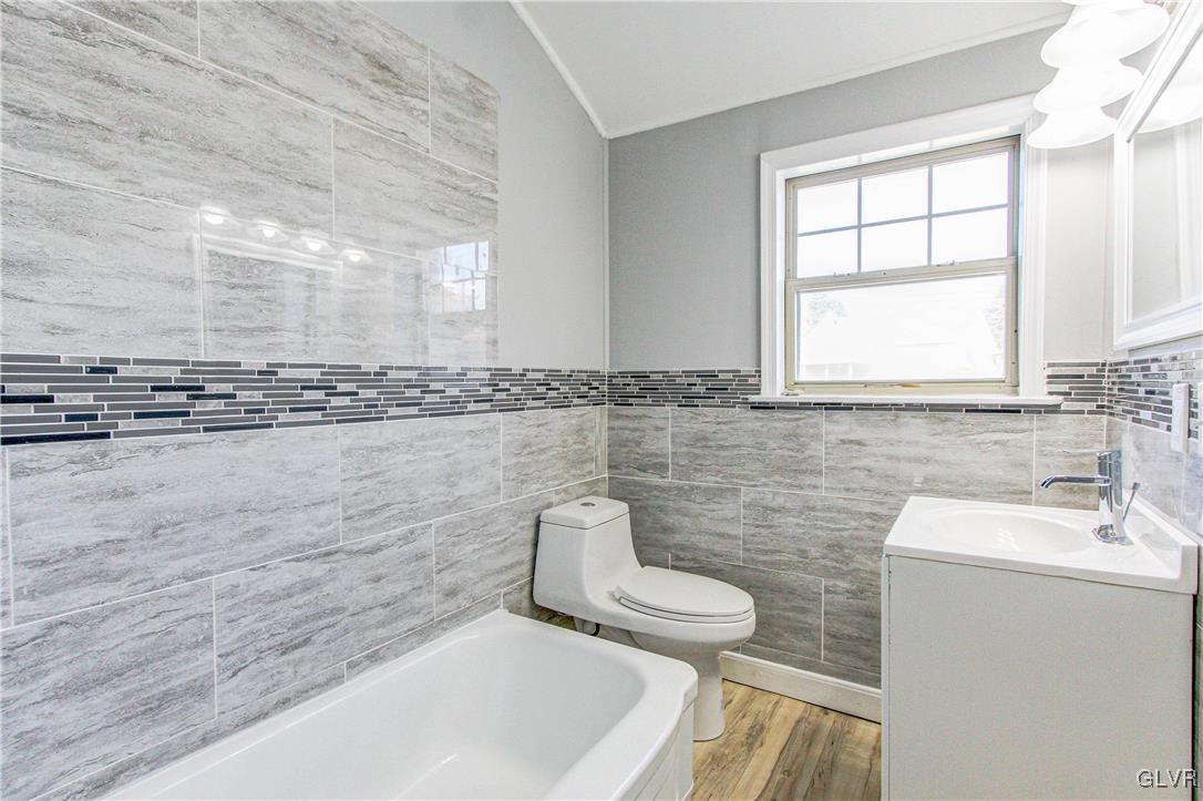1528 Valley Road Bethlehem, PA 18018 - Photo 15 of 37 Gallery Image 15
