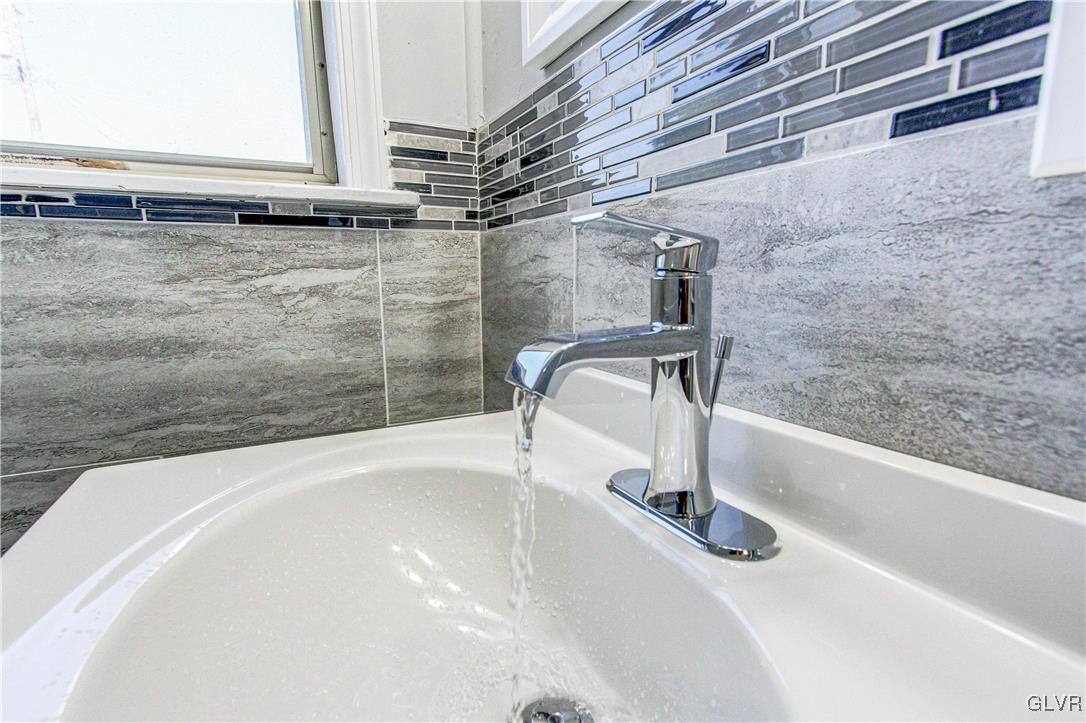 1528 Valley Road Bethlehem, PA 18018 - Photo 17 of 37 Gallery Image 17