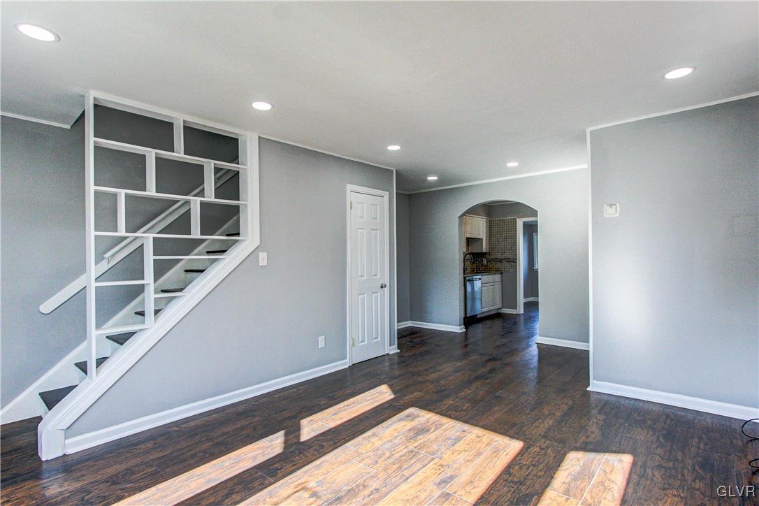 1528 Valley Road Bethlehem, PA 18018 - Photo 18 of 37 Gallery Image 18