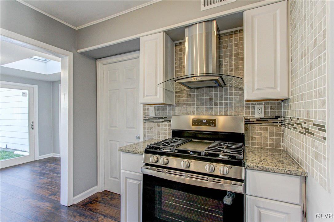 1528 Valley Road Bethlehem, PA 18018 - Photo 6 of 37 Gallery Image 6