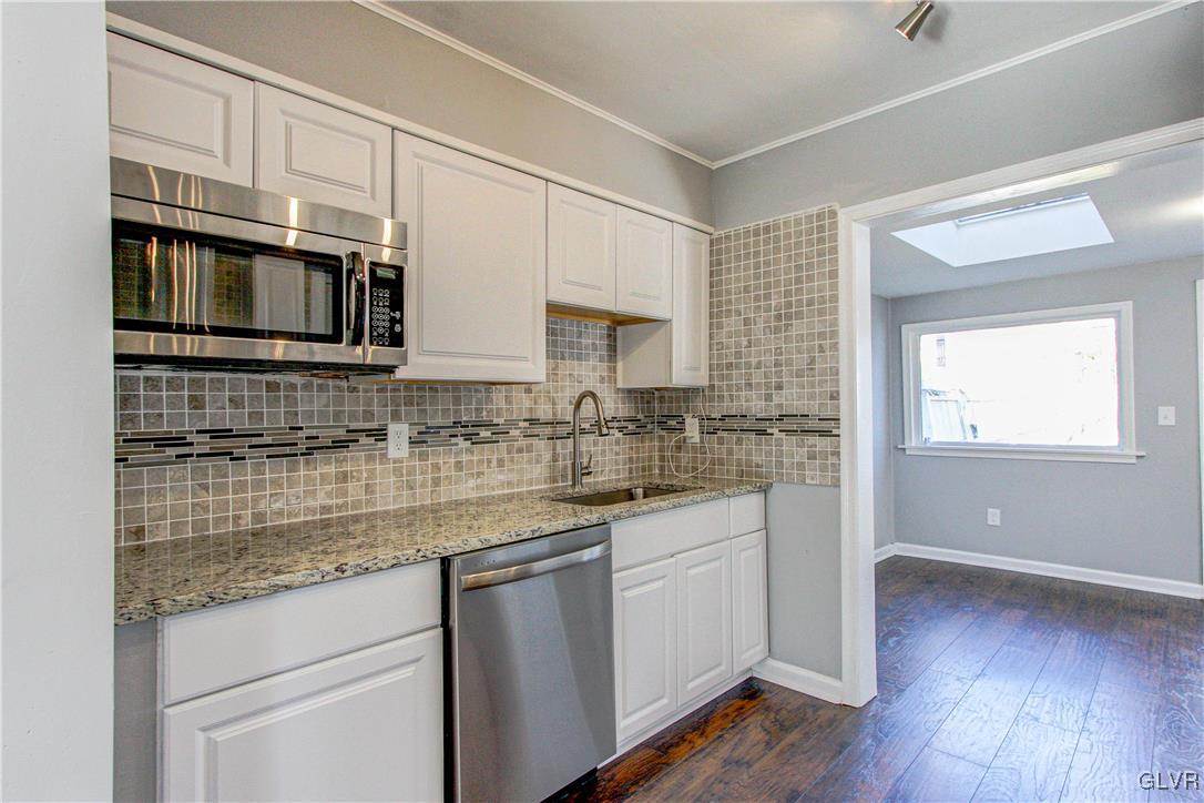 1528 Valley Road Bethlehem, PA 18018 - Photo 7 of 37 Gallery Image 7