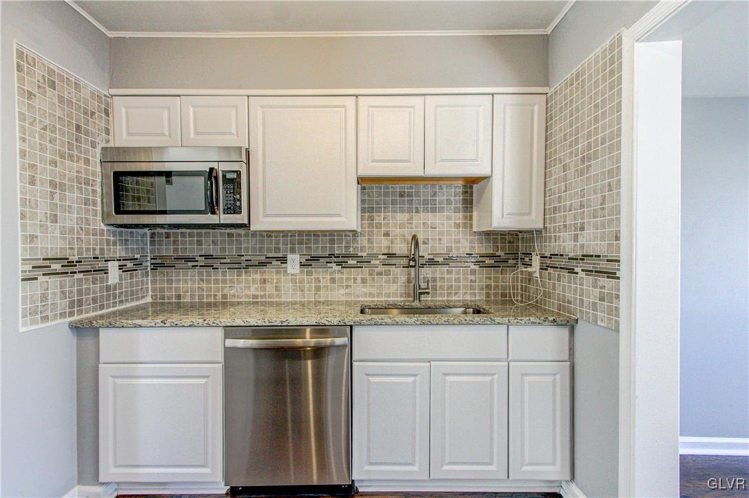 1528 Valley Road Bethlehem, PA 18018 - Photo 10 of 37 Gallery Image 10