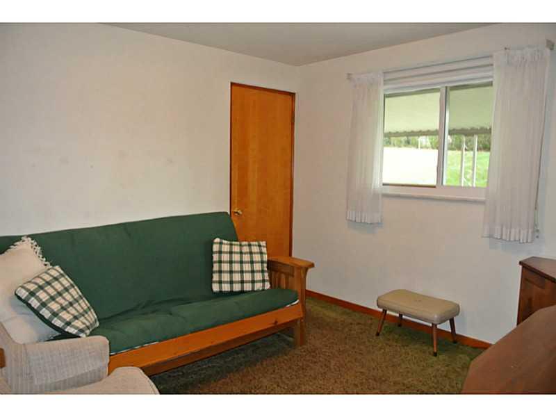 460 Orchard Spring Road Pittsburgh, PA 15220 - Photo 11 of 20 Bedroom.