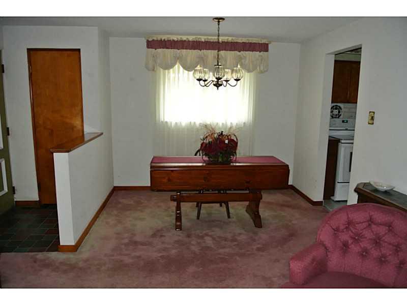 460 Orchard Spring Road Pittsburgh, PA 15220 - Photo 4 of 20 Dining Room.