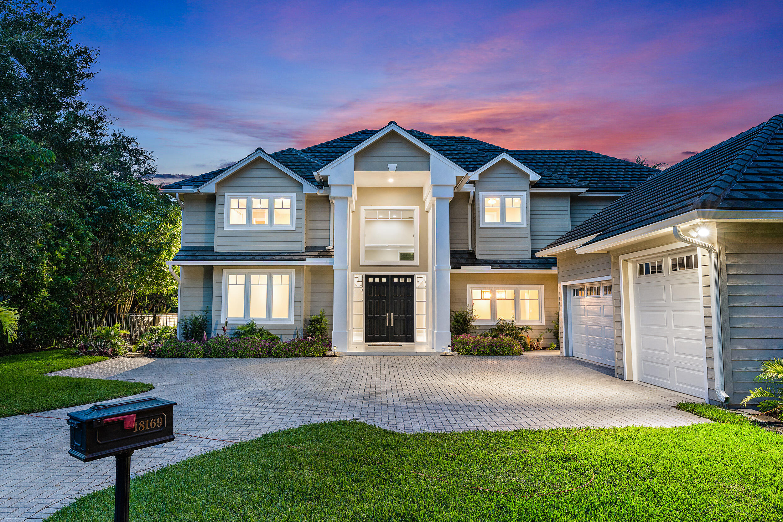 18169 Southeast Ridgeview Drive Tequesta, FL 33469 - Photo 3 of 51 B7304712-85AA-48B3-8053-1370B38071AB