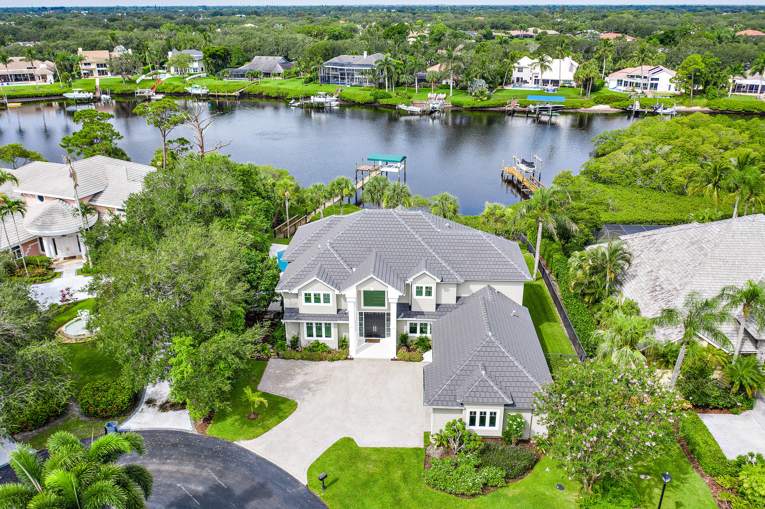 18169 Southeast Ridgeview Drive Tequesta, FL 33469 - Photo 9 of 51 18169 SE Ridgeview Dr-37