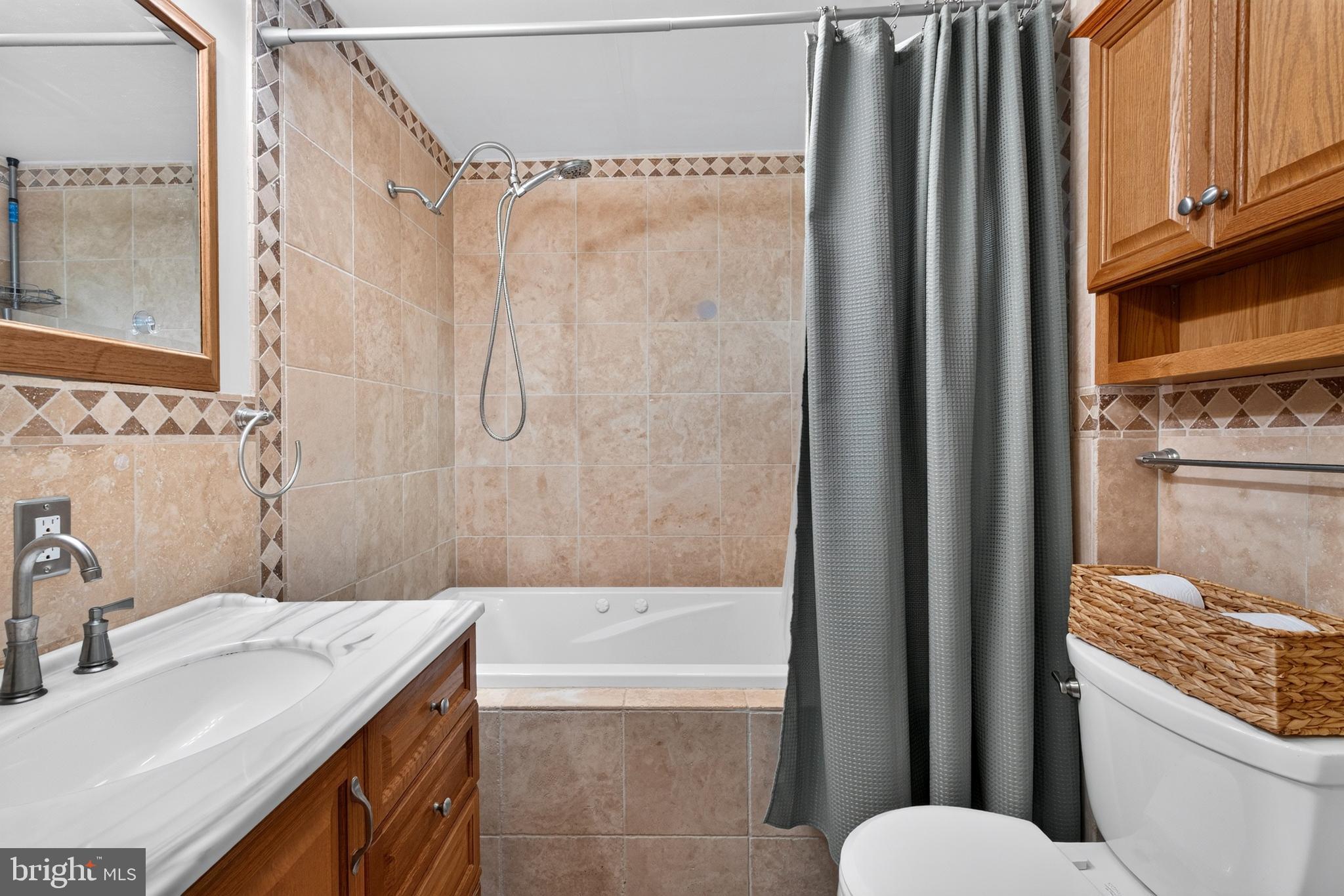 7415 Greenbank Road Middle River, MD 21220 - Photo 25 of 44 Primary bathroom with jetted soaking tub