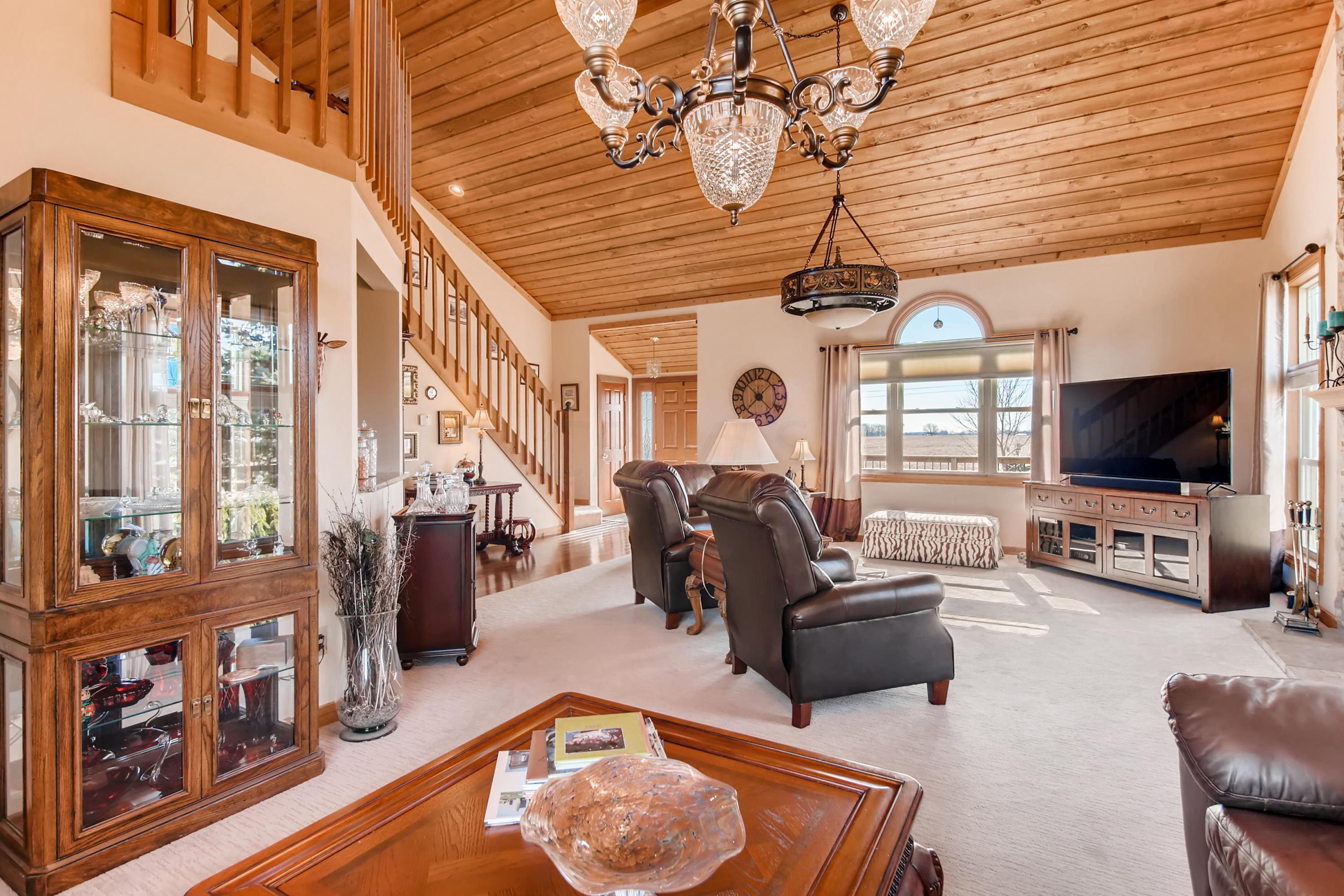 7098 Lane Road Orient, OH 43146 - Photo 3 of 39 Gallery Image 3
