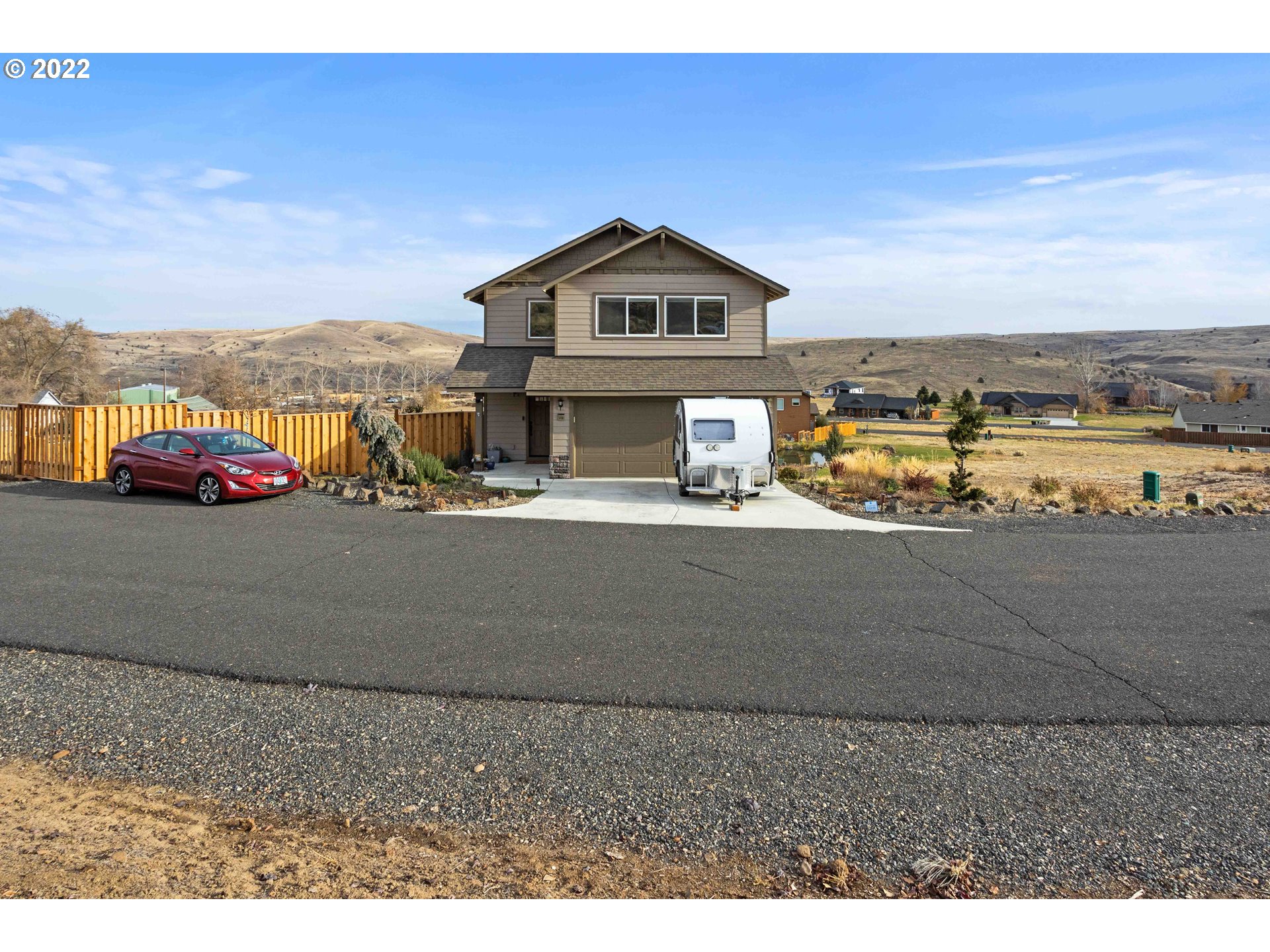 409 Little Lake Road Maupin, OR 97037 - Photo 9 of 32 Gallery Image 9