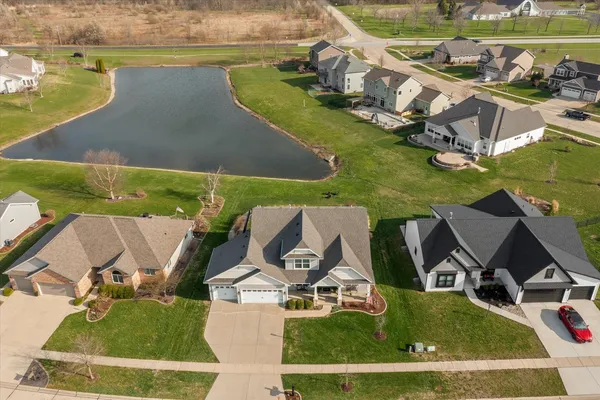 $685,000 | 1210 Farm Lake Drive, Mahomet, IL 61853